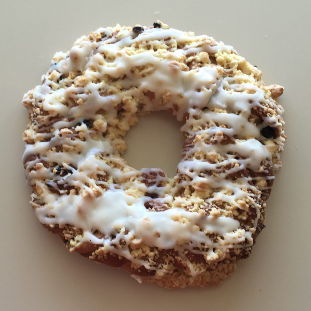 Apple Cinnamon Raisin Ring