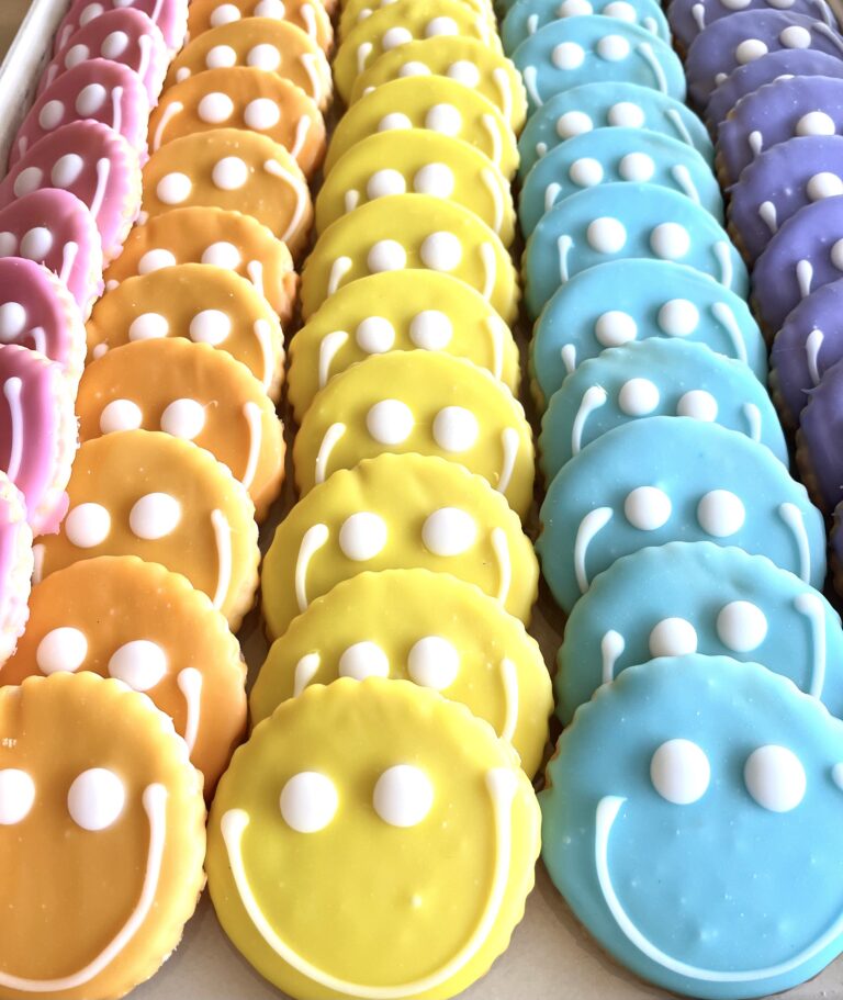 Pastel Smiley tray